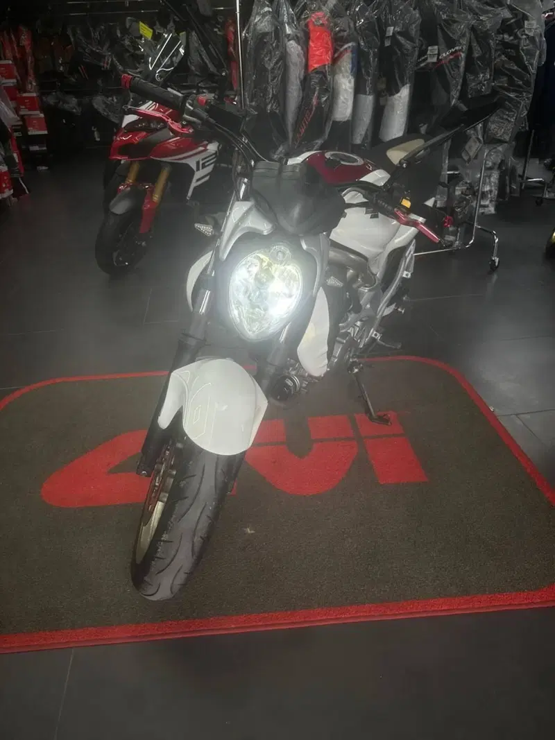 Suzuki SV 650 (2006 - 11) (3)