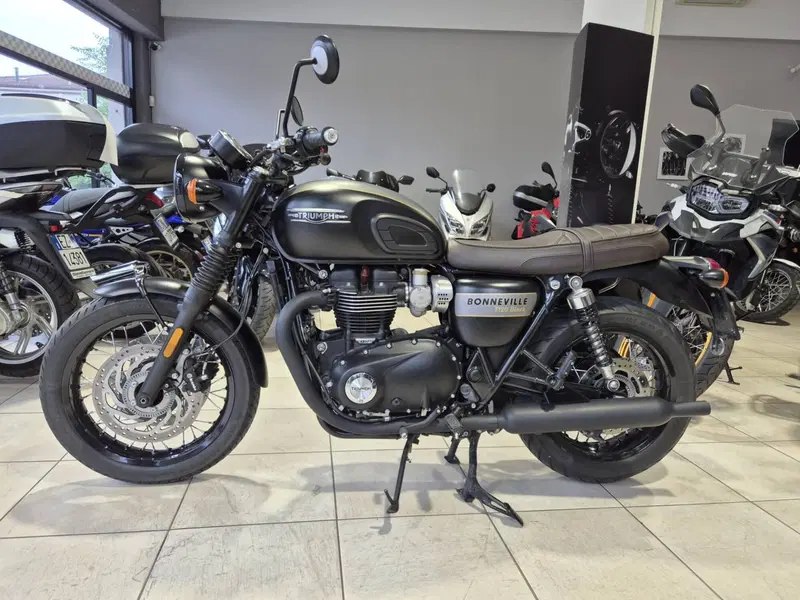 Triumph Bonneville T120 Gold Line Edition (2021) (5)