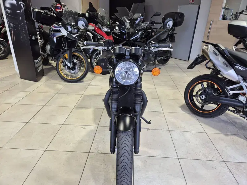 Triumph Bonneville T120 Gold Line Edition (2021) (10)