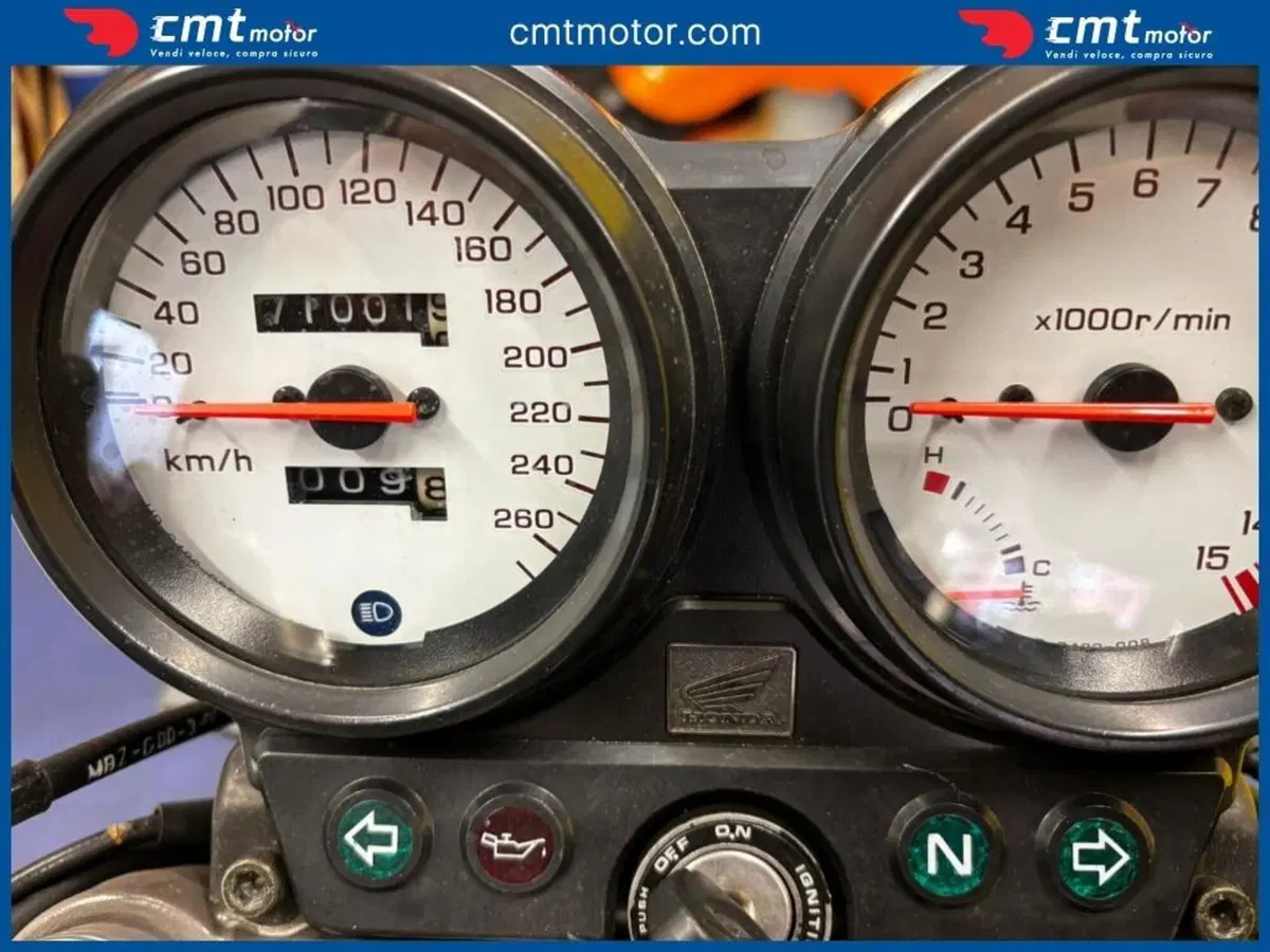 Honda Hornet 600 (2000 - 02) (4)