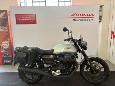 Moto Guzzi V7 Stone (2021 - 24) usata