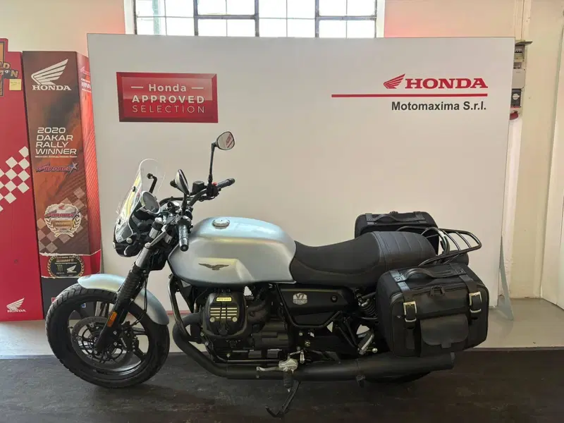 Moto Guzzi V7 Stone (2021 - 24) (3)