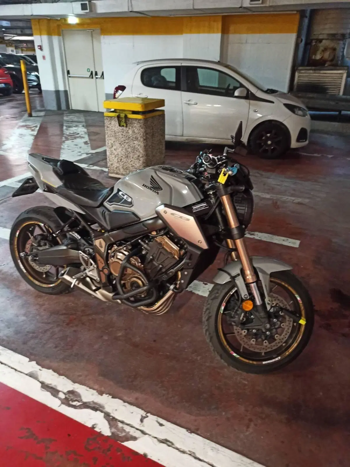Honda CB 650 R (2021 - 23) (13)