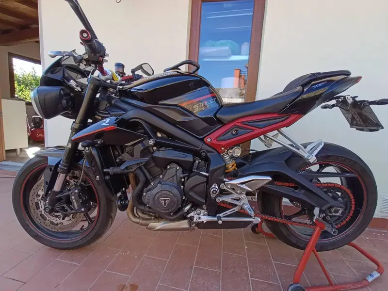 Triumph Street Triple R (2017 - 20) (2)