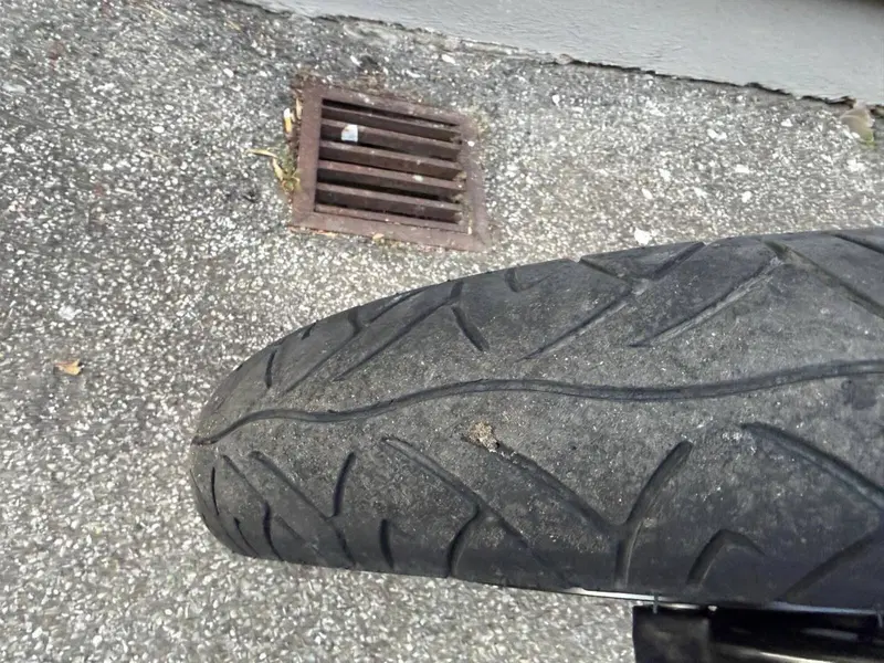Moto Guzzi V7 III Carbon (2018 - 20) (3)