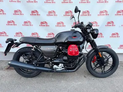 Moto Guzzi V7 III Carbon (2018 - 20) usata