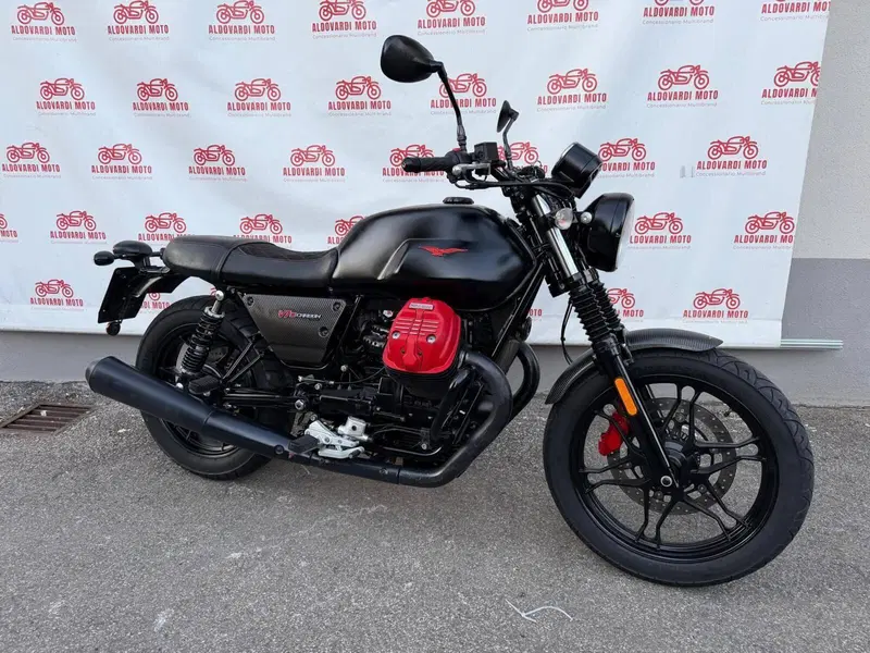 Moto Guzzi V7 III Carbon (2018 - 20) (8)
