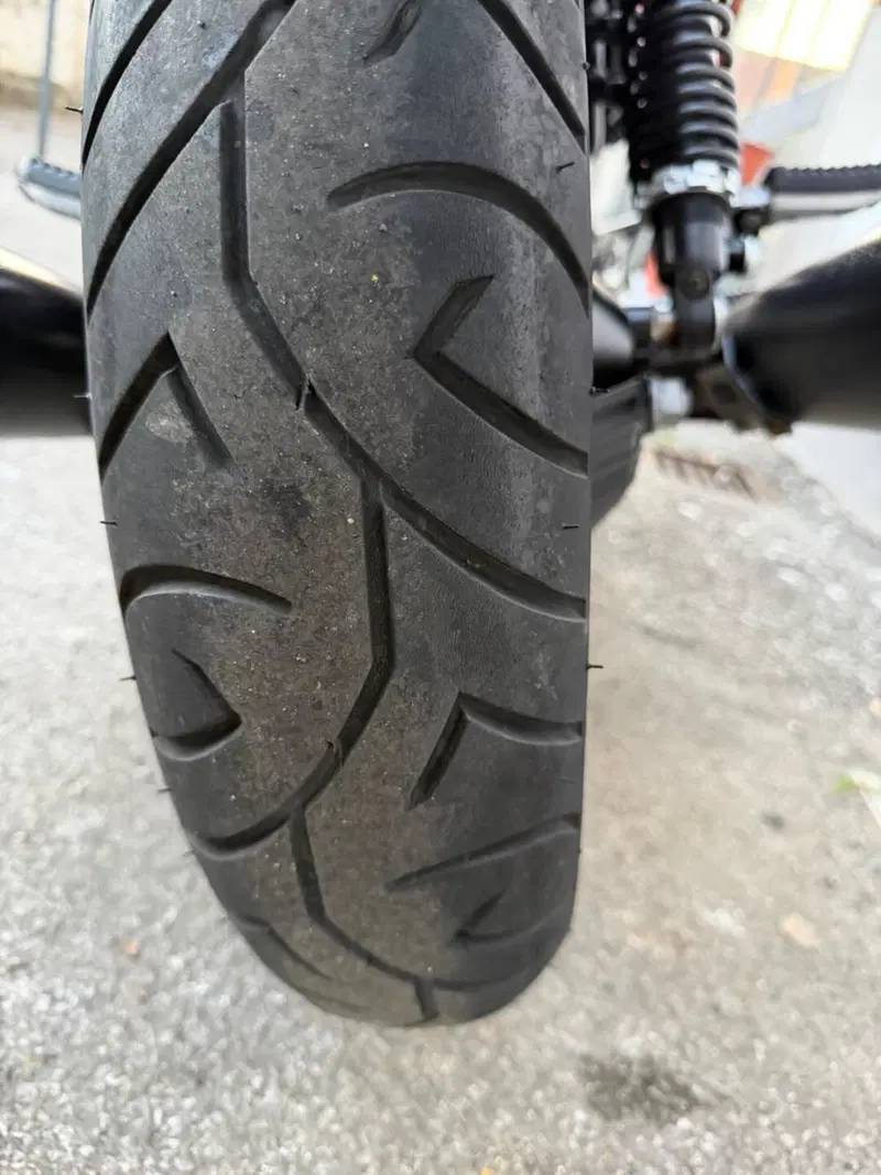 Moto Guzzi V7 III Carbon (2018 - 20) (9)