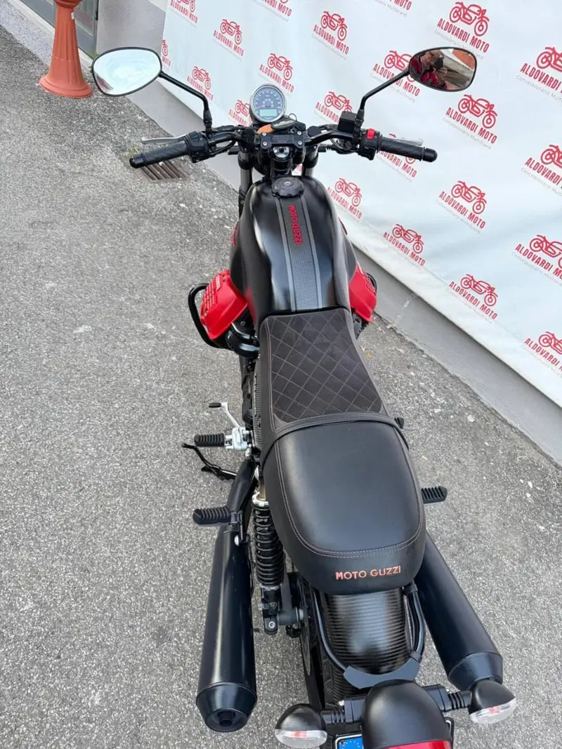 Moto Guzzi V7 III Carbon (2018 - 20) (10)