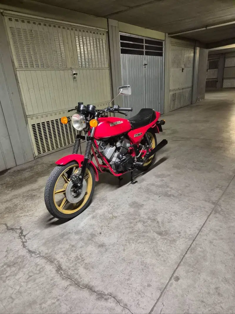 Moto Morini 250 2C (2)