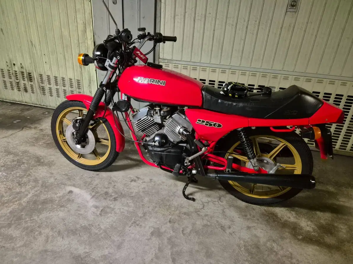 Moto Morini 250 2C (5)