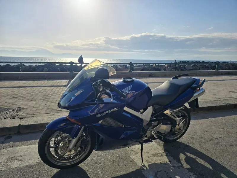 Honda Vfr 800 vtec (3)