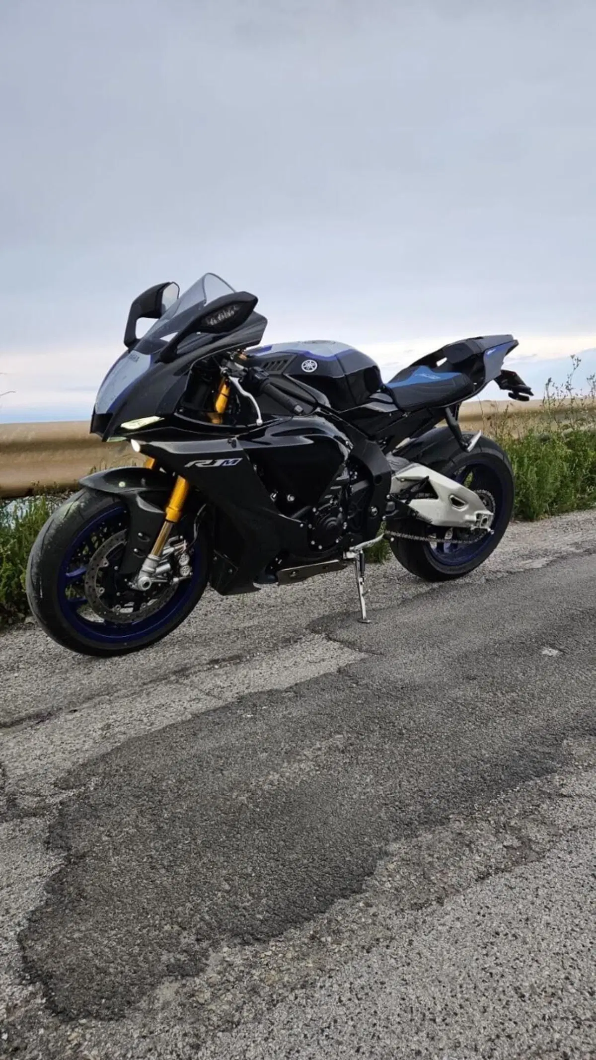 Yamaha YZF R1M (2020 - 25) (7)