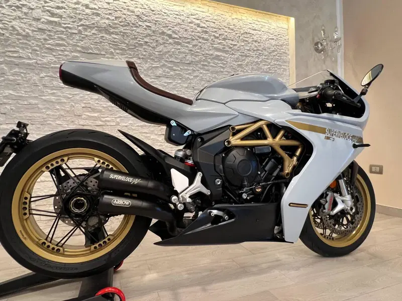 MV Agusta Superveloce 800 S (2021 - 25) (2)