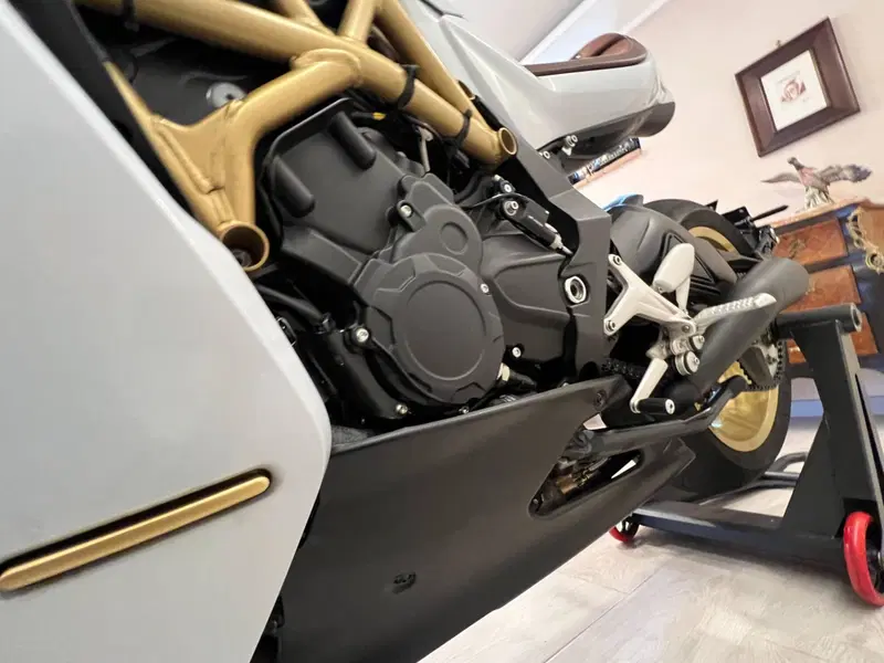 MV Agusta Superveloce 800 S (2021 - 25) (6)