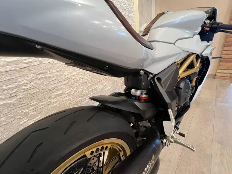 MV Agusta Superveloce 800 S (2021 - 25) (16)