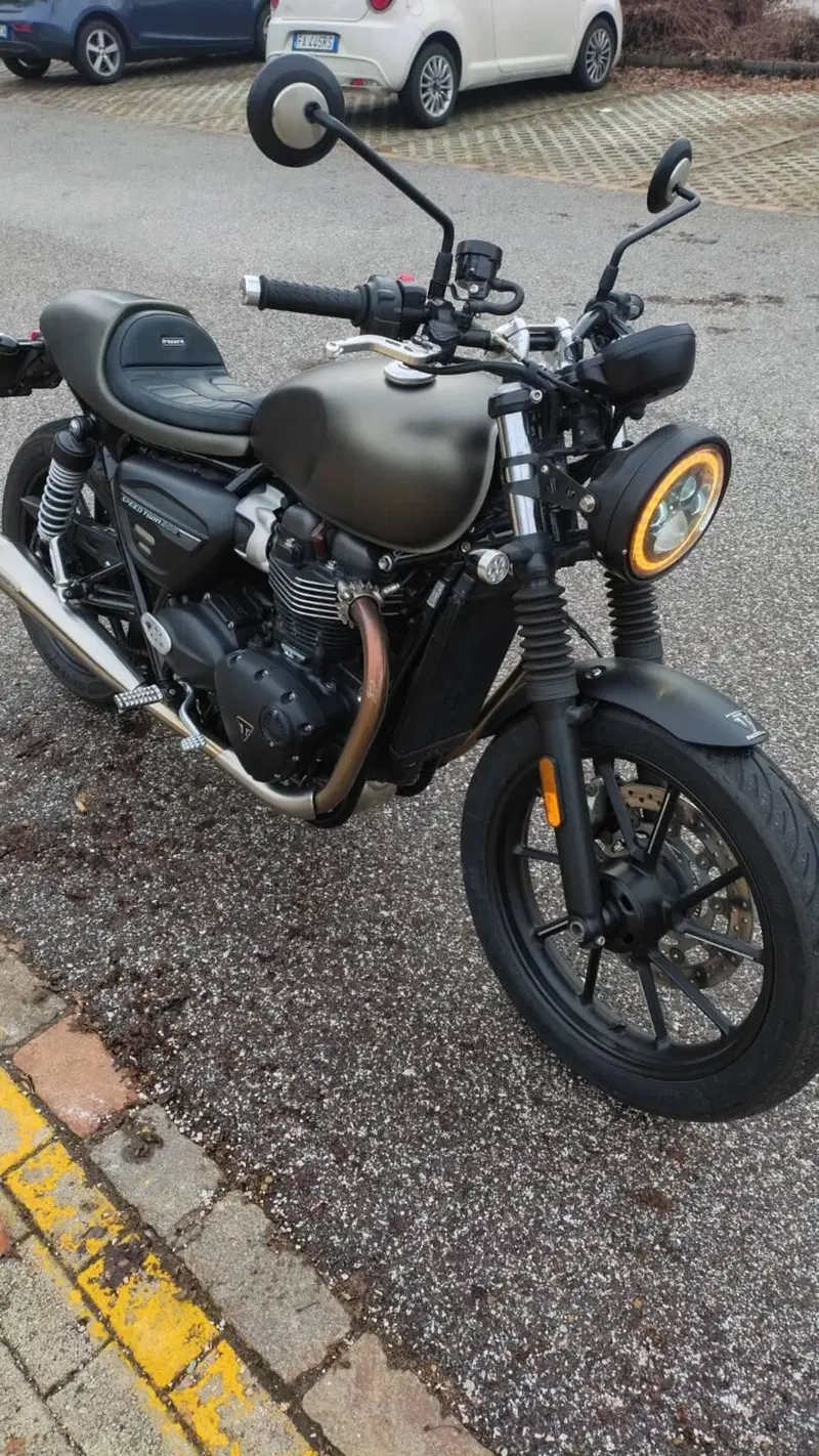 Triumph Speed Twin 900 Chrome Edition (2023) (5)