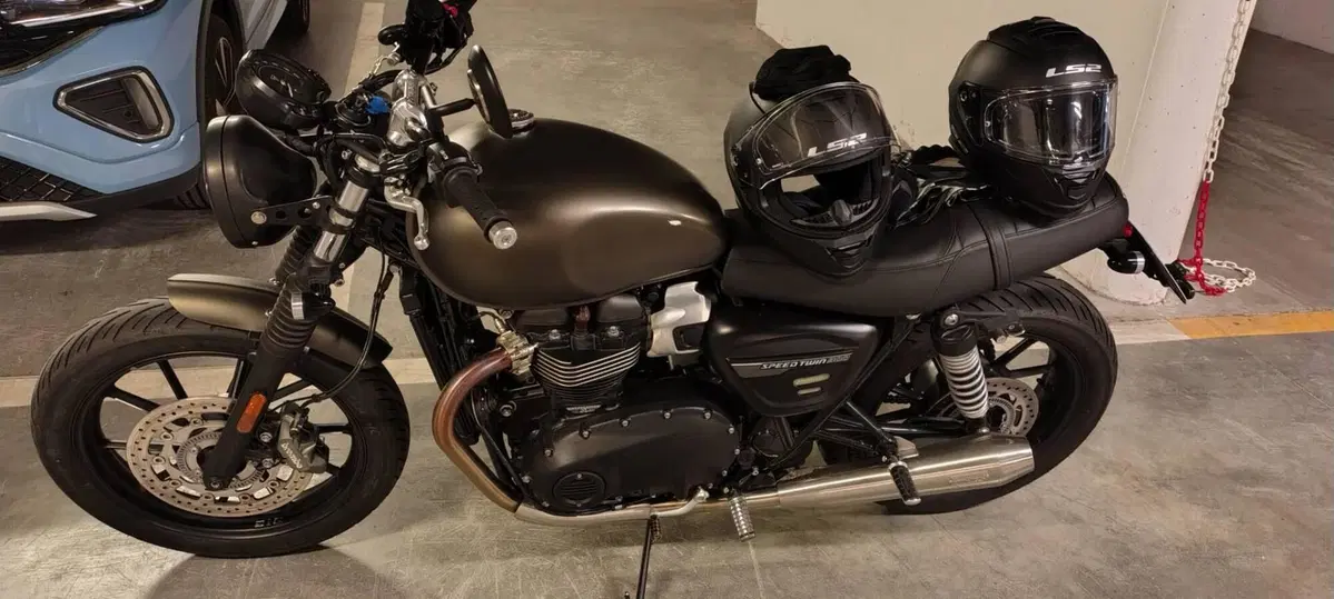 Triumph Speed Twin 900 Chrome Edition (2023) (10)