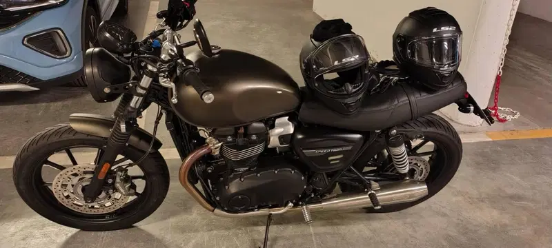 Triumph Speed Twin 900 Chrome Edition (2023) (10)