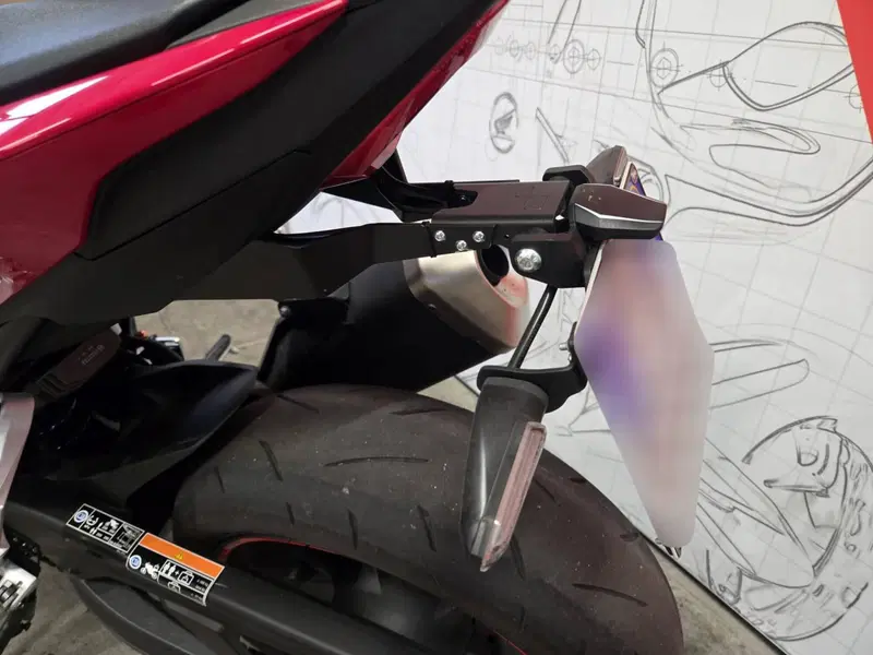 Honda CB 1000 Hornet (2025 - 26) (11)