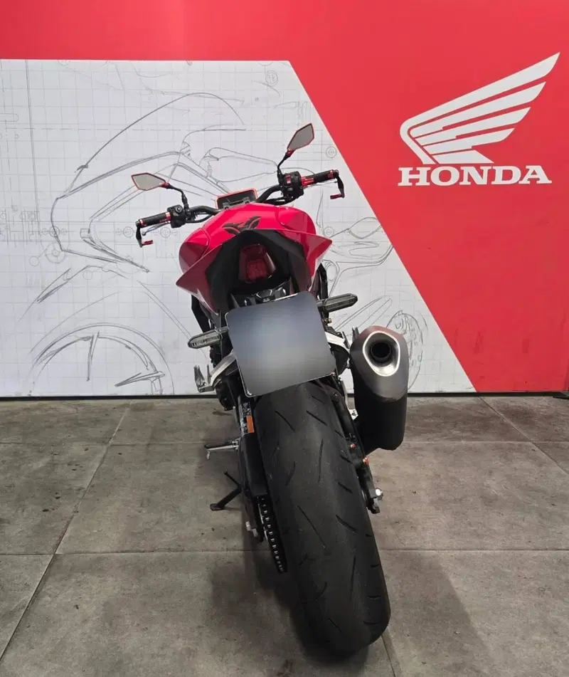 Honda CB 1000 Hornet (2025 - 26) (4)