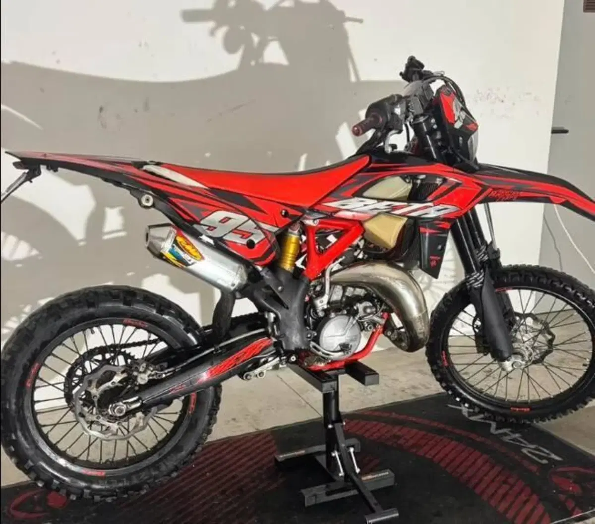 Betamotor RR 125 2T Enduro (2018) (2)