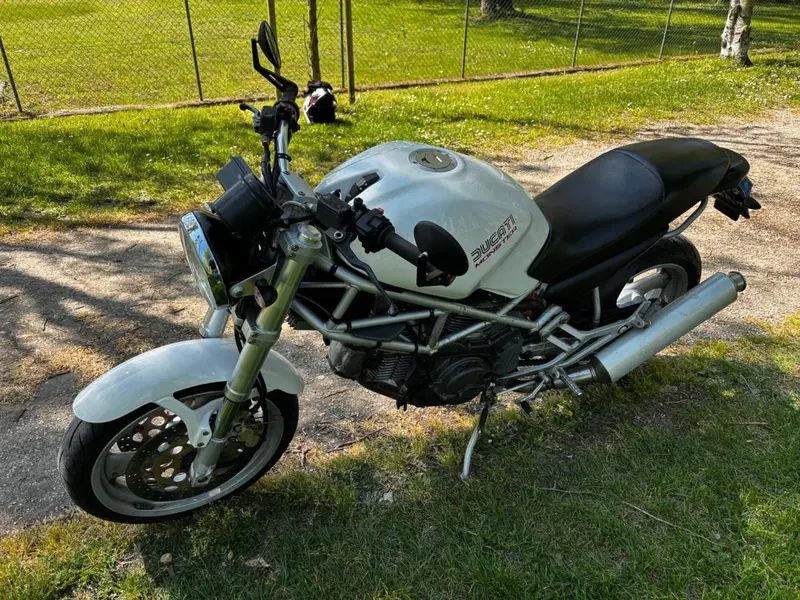 Ducati Monster 600 City Dark (1998 - 02) (2)