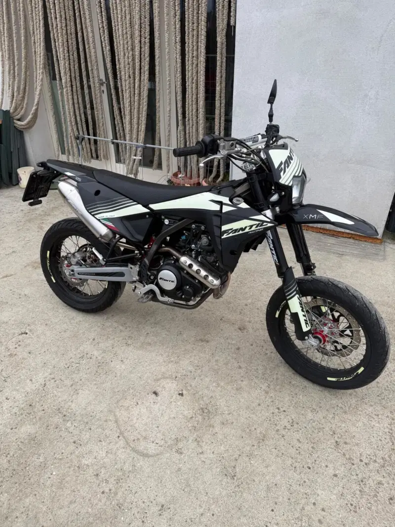 Fantic Motor XMF 125 Motard Competition 4T (2023 - 24) (4)