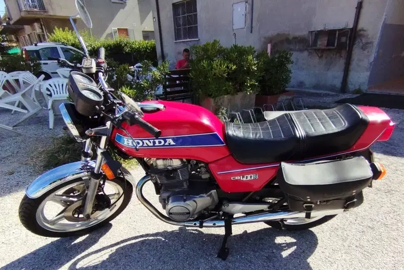 Honda CB 400 N (4)