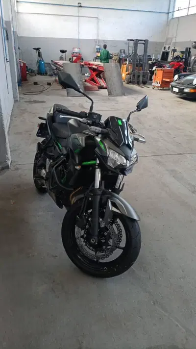Kawasaki Z 650 (2021 - 24) usata