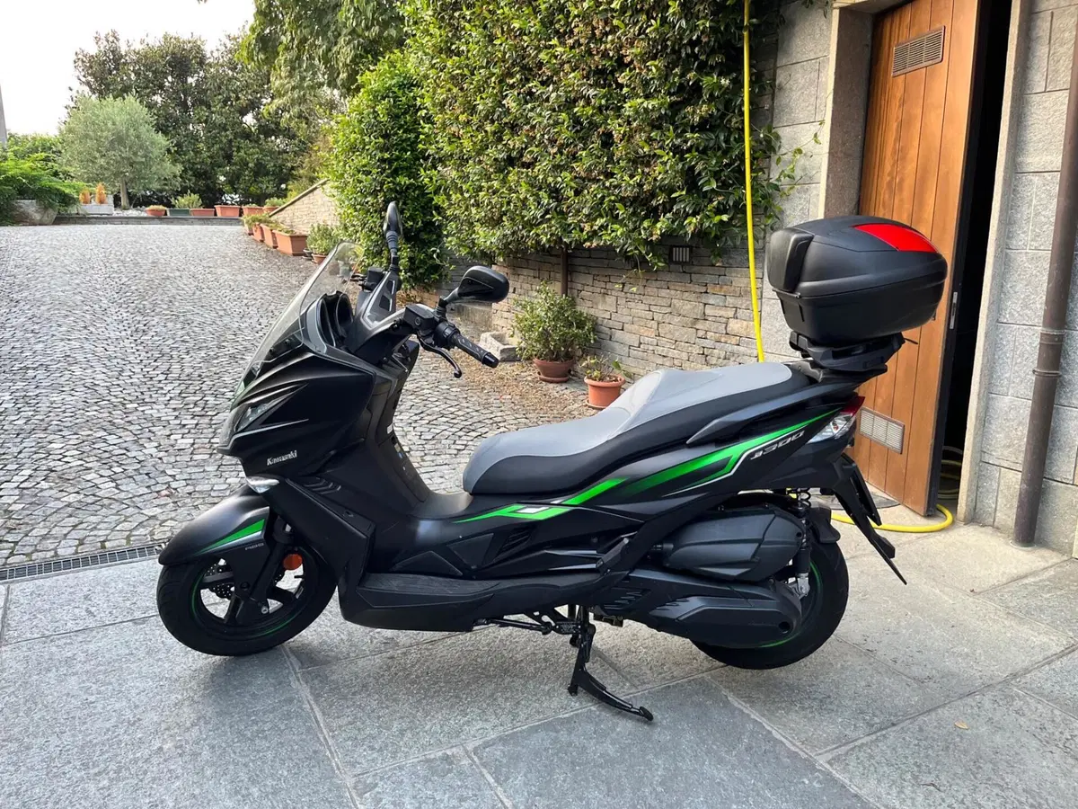 Kawasaki J 300 (2017 - 21) (3)
