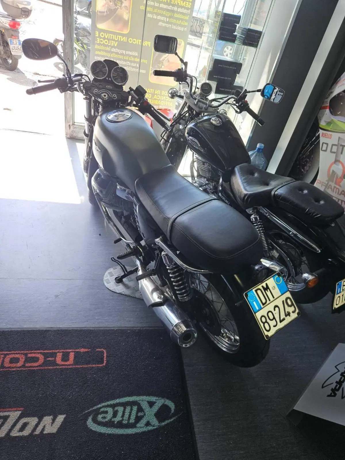 Moto Guzzi V7 Cafè Classic (2009 - 12) (2)