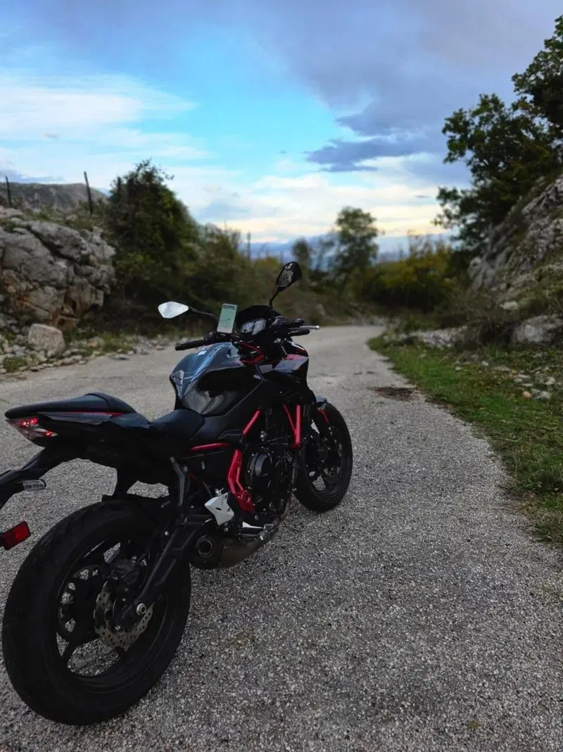 Kawasaki Z 650 Performance Akrapovic (2026) (5)