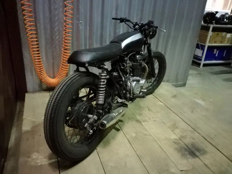 Kawasaki Z400 (12)