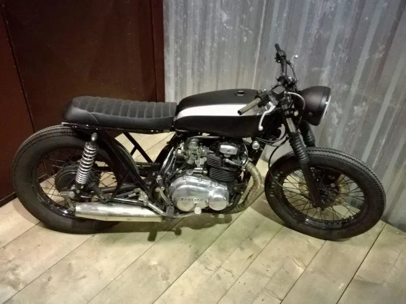 Kawasaki Z400 (14)