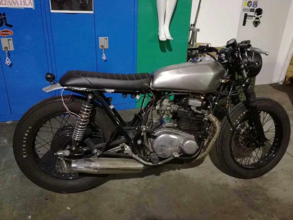 Kawasaki Z400 (15)