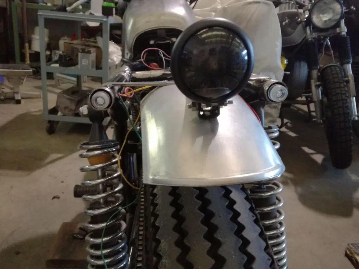 Kawasaki Z400 (17)