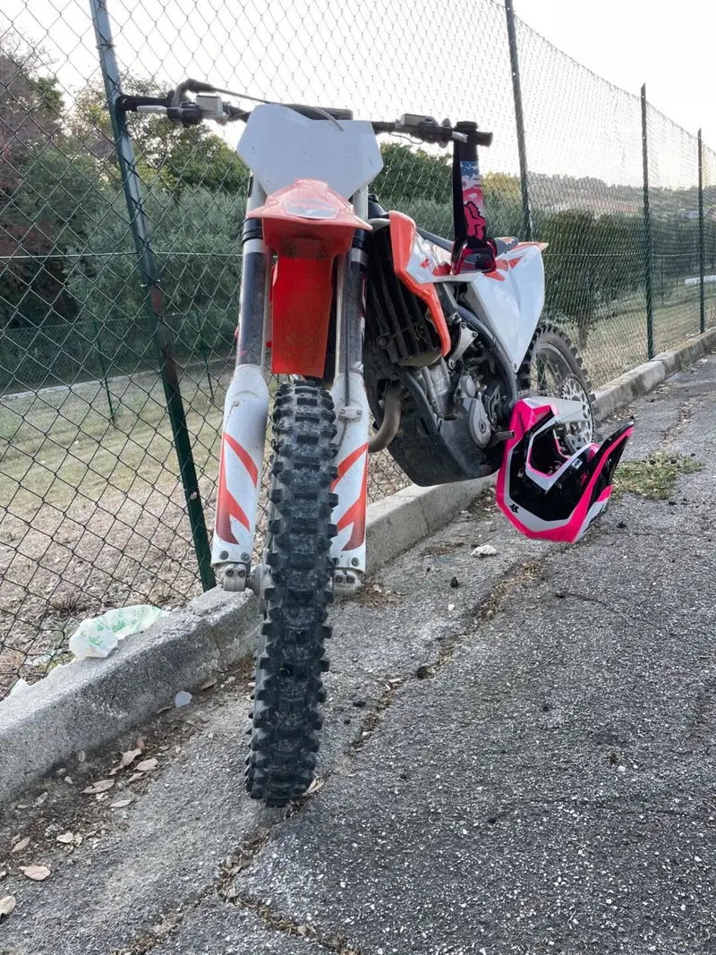 KTM 250 SX-F (2020) (2)