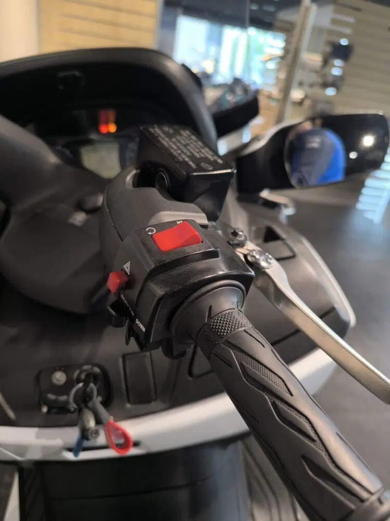 Suzuki Burgman AN 650 (2013 - 15) (6)