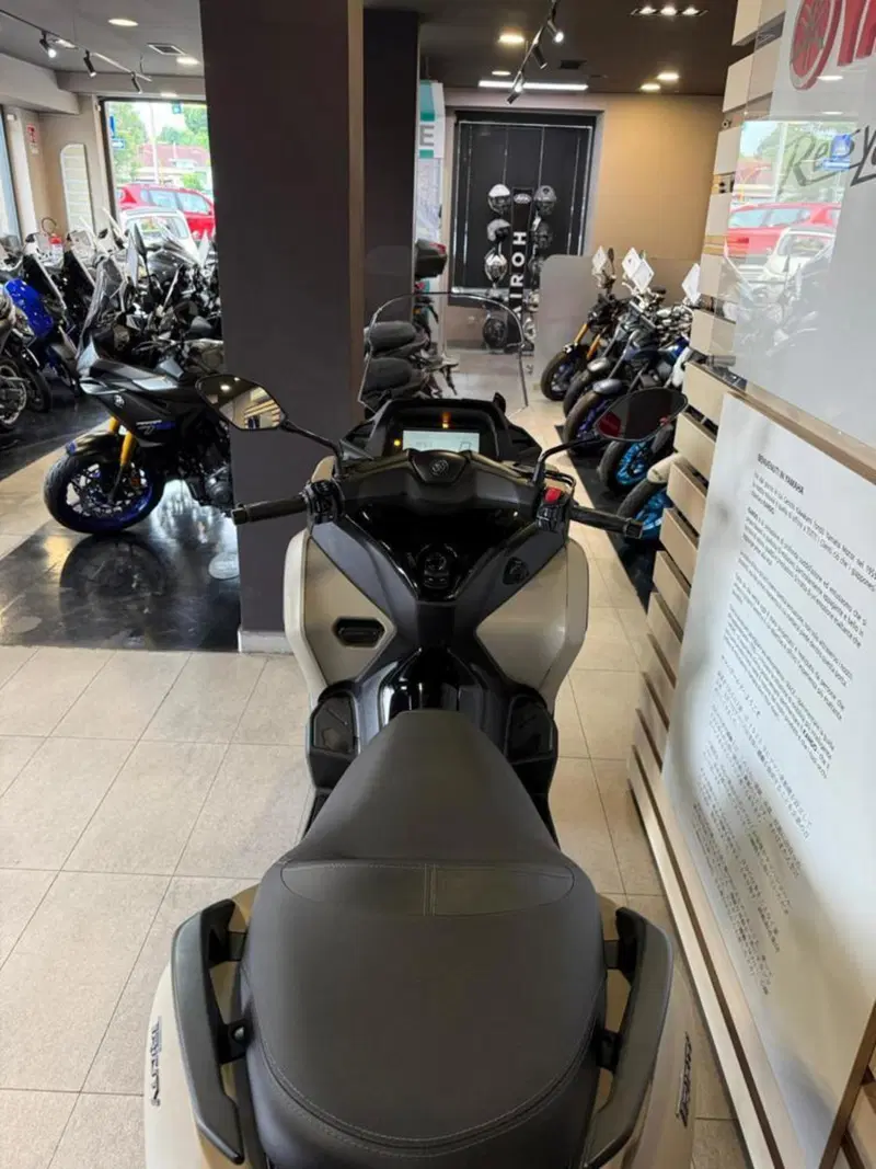 Yamaha Tricity 300 (2021 - 24) (6)