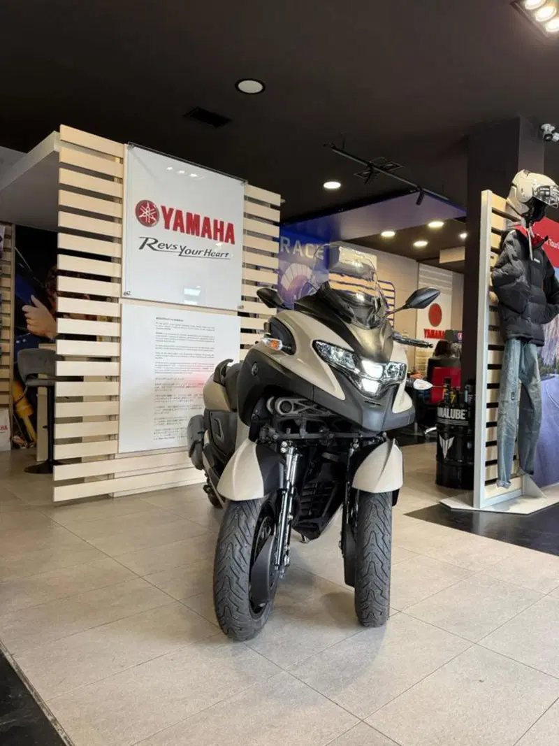 Yamaha Tricity 300 (2021 - 24) (9)