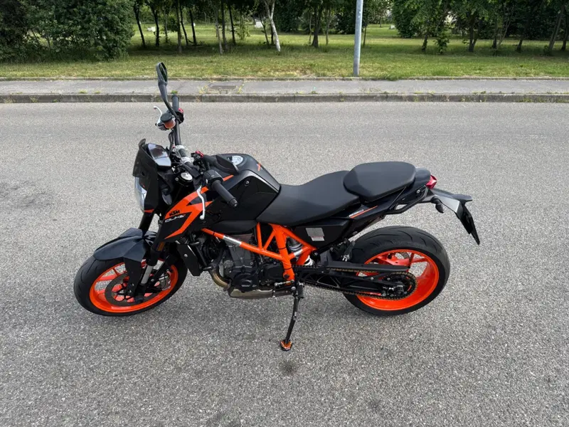 KTM 690 Duke R (2016 -17) (2)