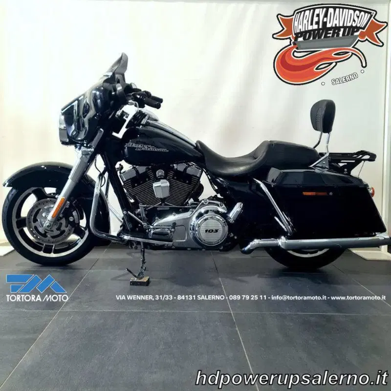 Harley-Davidson 1690 Street Glide (2011 - 13) - FLHX