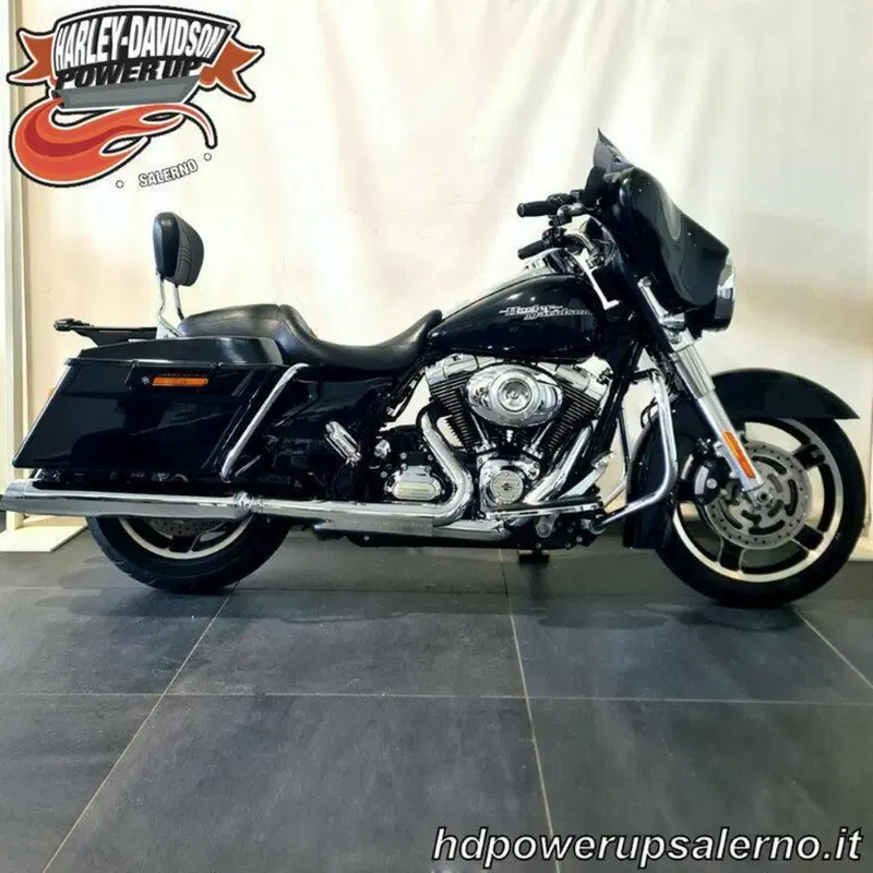 Harley-Davidson 1690 Street Glide (2011 - 13) - FLHX (2)