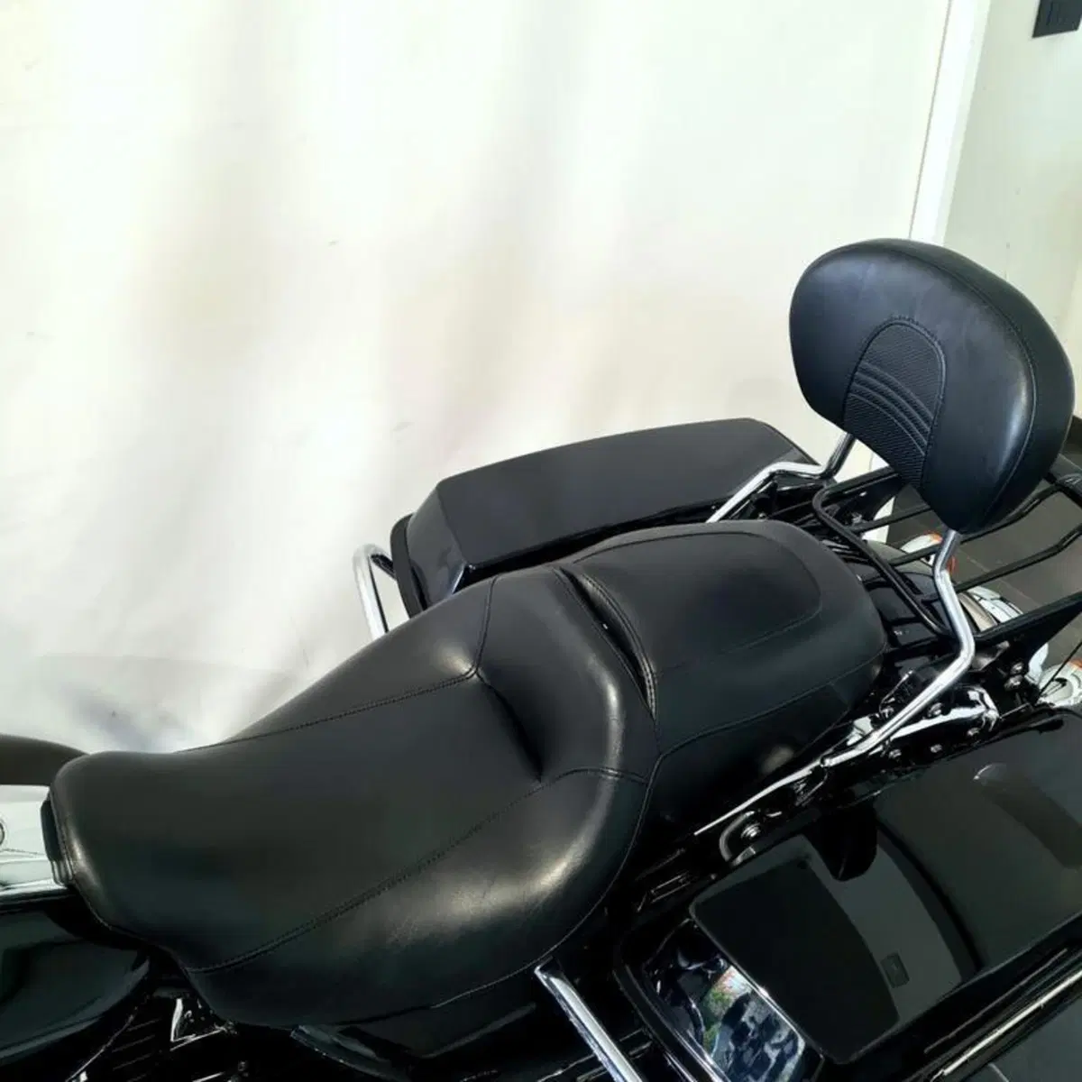 Harley-Davidson 1690 Street Glide (2011 - 13) - FLHX (14)