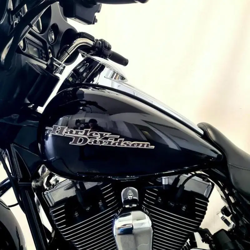 Harley-Davidson 1690 Street Glide (2011 - 13) - FLHX (11)