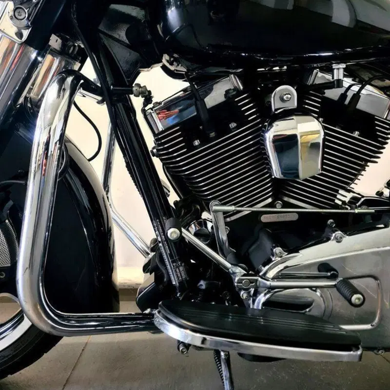 Harley-Davidson 1690 Street Glide (2011 - 13) - FLHX (12)