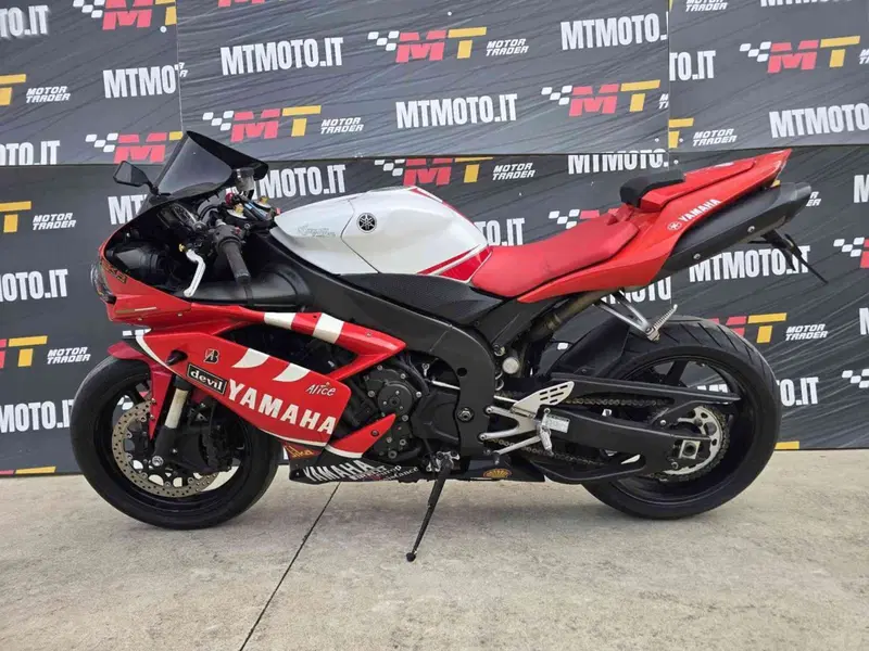Yamaha YZF R1 (2007 - 08) (2)