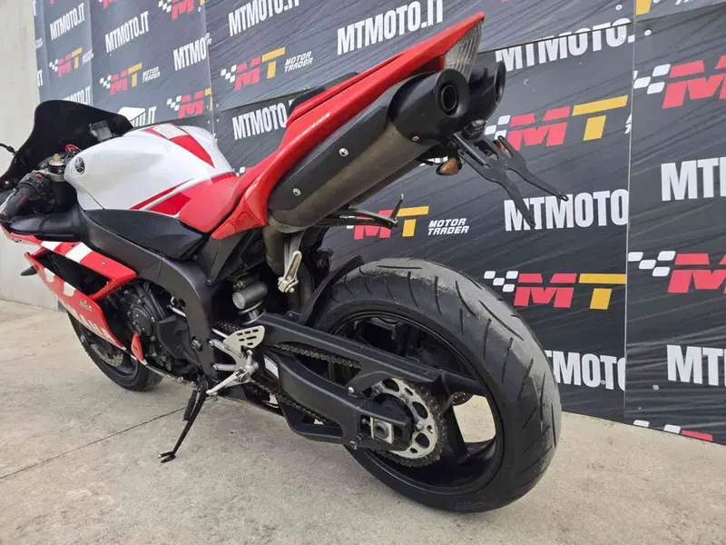 Yamaha YZF R1 (2007 - 08) (4)