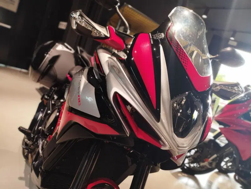 MV Agusta Turismo Veloce 800 RC SCS (2021 - 22) (3)